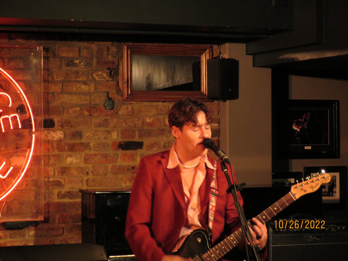 wildhorserockuk's tweet photo. Many thanks to @theanimalfarm for another great night at @SpiceOfLifeSoho last night. We had a great time thanks to the fabulous audience & great sets from fellow performers @DrFabola #RavenShelley @FadedShadesBand @BuzzardsCommon #Xoxoband. https://t.co/5dKUQV30aw