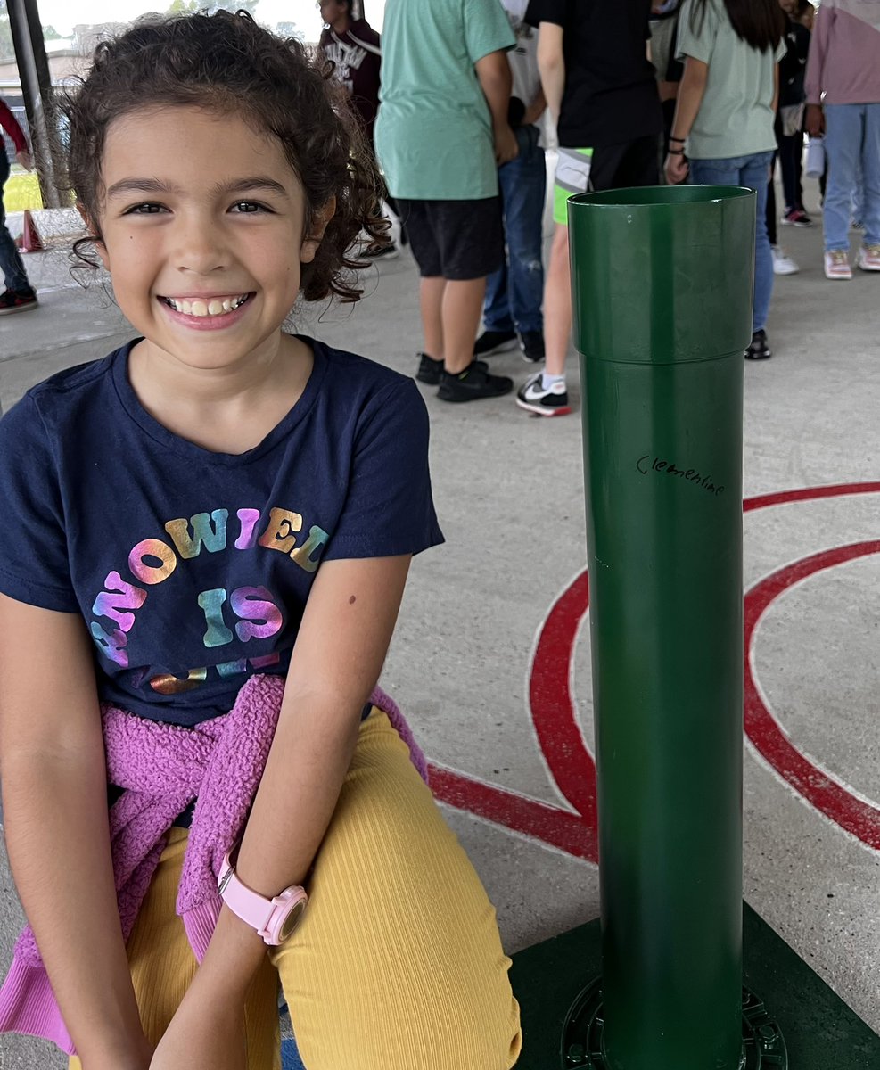 Look at that happy face!! Elm Grove has acquired the viral “Impossible Shot!”  We are all so happy for Clementine who has made the impossible possible!! She made the shot on the 1st try from 10 feet away!! We were all so happy for her!! Way to go Clementine!! @HumbleISD_EG