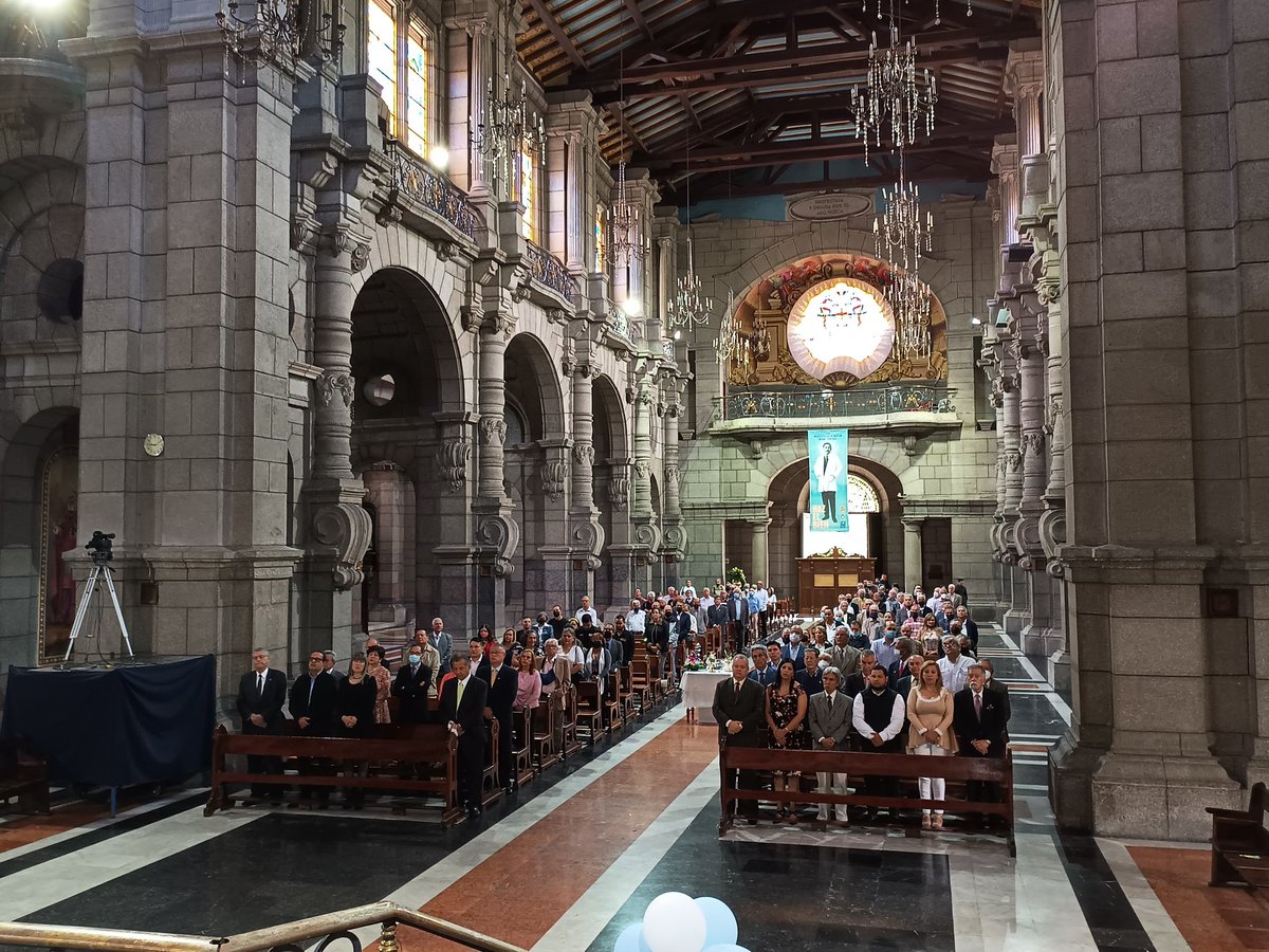 eurolobo's tweet image. #Oct27 Con un profundo sentimiento democrático, los diversos factores políticos en Mérida, se han reunido para conmemorar el Centenario del natalicio del Ex Presidente Carlos Andrés Pérez, iniciando con la Eucaristía en la Catedral local