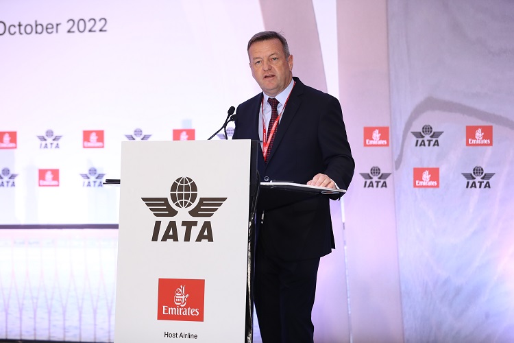 IATA's tweet photo. Concerns about staff mental health are very real, Capt. Mark Burtonwood @Emirates tells the #IATASafetyConference. "We must continue to fully support this area and ensure there is no place for stigma or punitively." https://t.co/wjeWg9KeGV