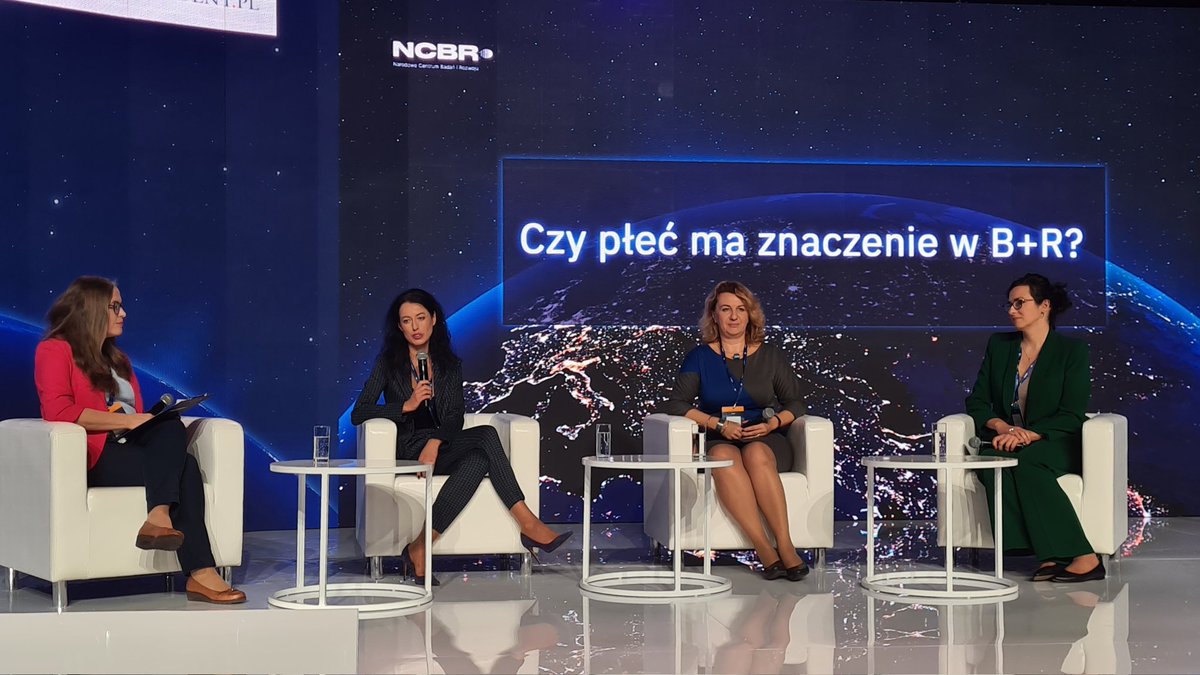 NCBR_pl's tweet photo. Czy płeć ma znaczenie w B+R❓ O tym rozmawiają:  dr Anna Budzanowska, prof. Joanna Kulczycka @AGH_Krakow i dr Karina Kwapiszewska @PAN_akademia. Moderuje: Katarzyna Krok z Działu Strategii NCBR. https://t.co/QjqhiwrIqR