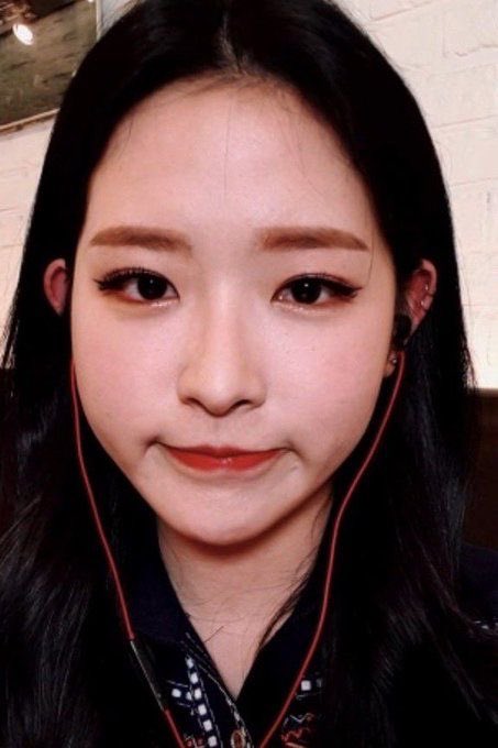 hourhye tweet picture