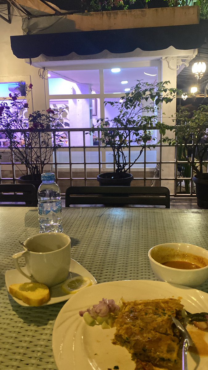 NisaAswan's tweet photo. Aku janji sama diriku sendiri sampai tua nanti, aku ga akan takut untuk hidup sendiri 🌸 https://t.co/LUoCd3rlee