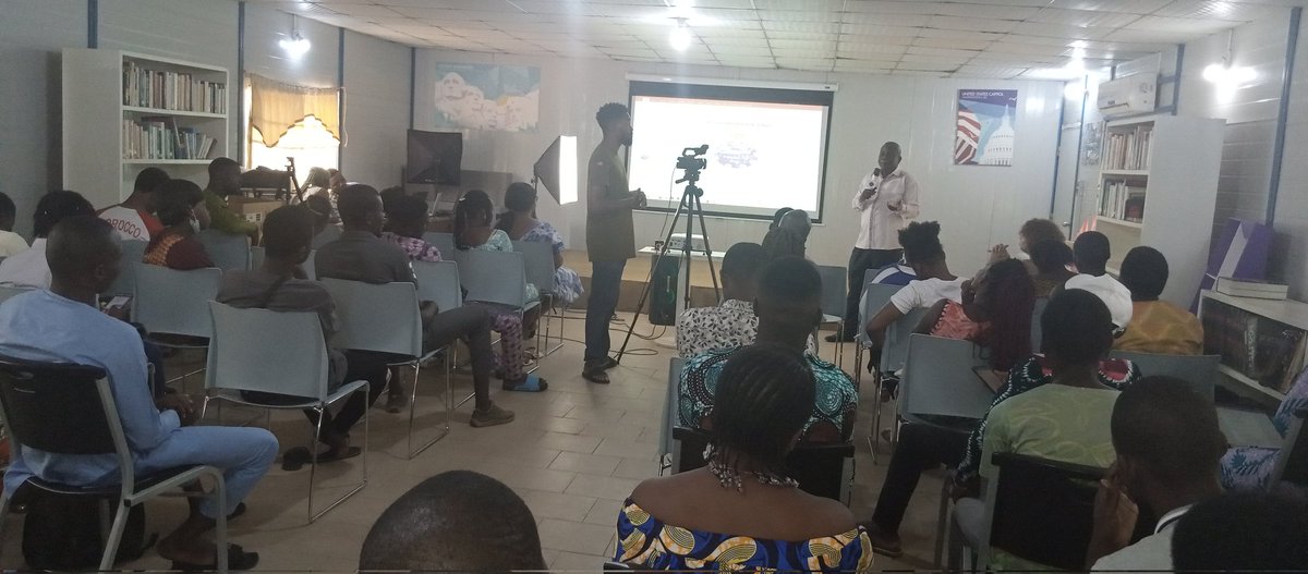 mawuseh's tweet photo. Le FORUM COMMUNAUTAIRE DES JEUNES SUR LES ENJEUX DE LA COP 27.
#RoadtoCOP27
#1voice4climateaction
#CaravaneClimatBenin
#financementadaptation
#LossAndDamage
#CAN_WA https://t.co/NzqQqRcHmX