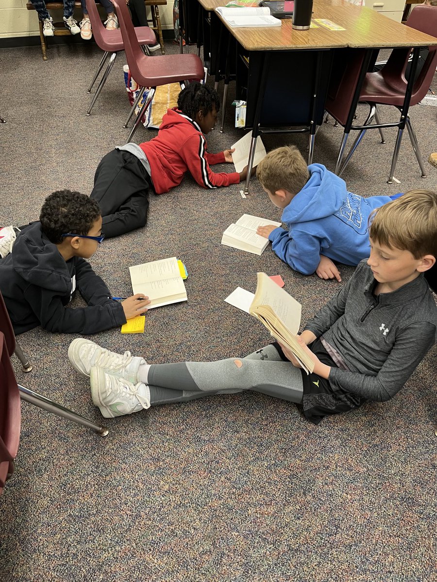 janetausten2's tweet photo. Watching them read a great book with friends at school makes me smile! ⁦@KenstonSchools⁩ ⁦@KenstonKIS⁩ https://t.co/QlGXH8DPfS