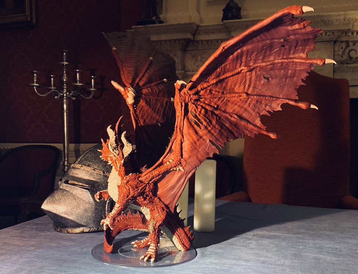 Mark_Meer's tweet photo. BEHOLD! This legendary ANCIENT RED DRAGON arrived at @dndinacastle just in time for the start of Round 8! Many thanks to @wizkidsgames.😃
#DnD #DnDInACastle #Balagos #dungeonsanddragons #miniatures #miniature #wizkidsminiatures #reddragon #iconsoftherealms https://t.co/FyoEmFkFvG