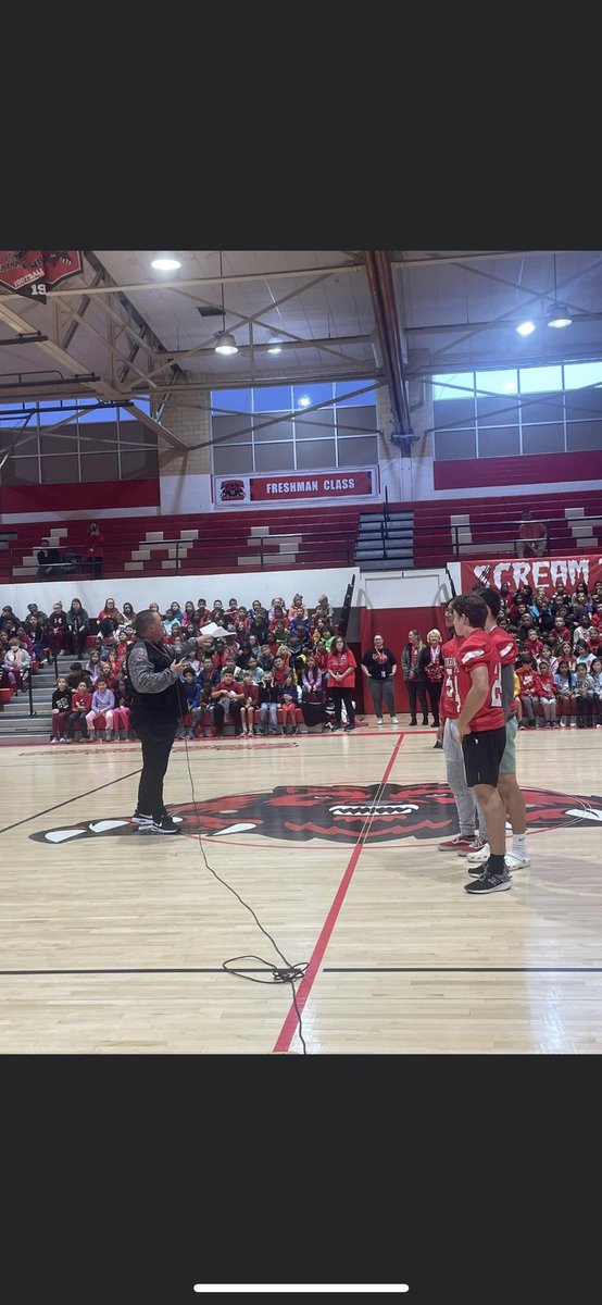 FreedomPRIDE15's tweet photo. Great partnership with @LHSWolverines @LawtonWolverine Healthy Habits Pep rally. https://t.co/A1dPqqaRl1