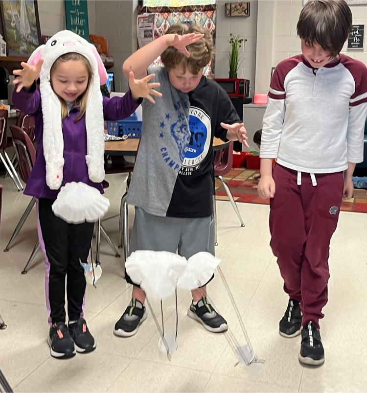 PES_Lighthouse's tweet photo. Porter’s STREAM Lab engineers are rocking the alien parachute challenge! Students investigate the landing to determine the alien’s safety. If improvements need to be made, students troubleshoot the parachutes and landing pods to make them better! #JCSTREAM #Eagle4Life https://t.co/kcvk6UZhkT