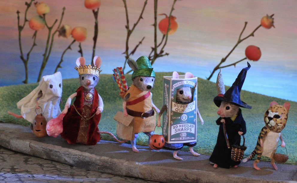 magrudy's tweet photo. Trick-or-treaters https://t.co/nDjSHAPgo2