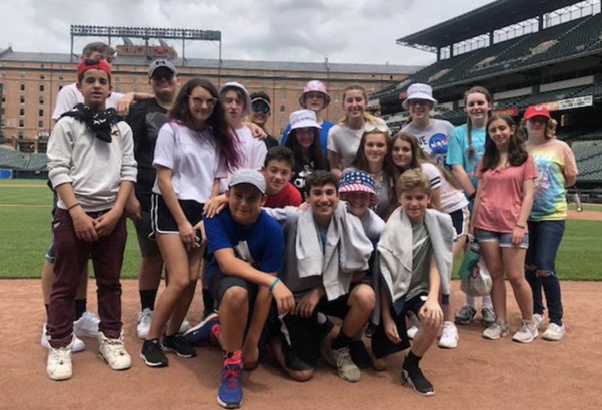 SeekonkHS's tweet photo. #ThrowbackThursday #SeekonkHS #HurleyMiddle #HMSDCTrip https://t.co/68teyYa0Ve