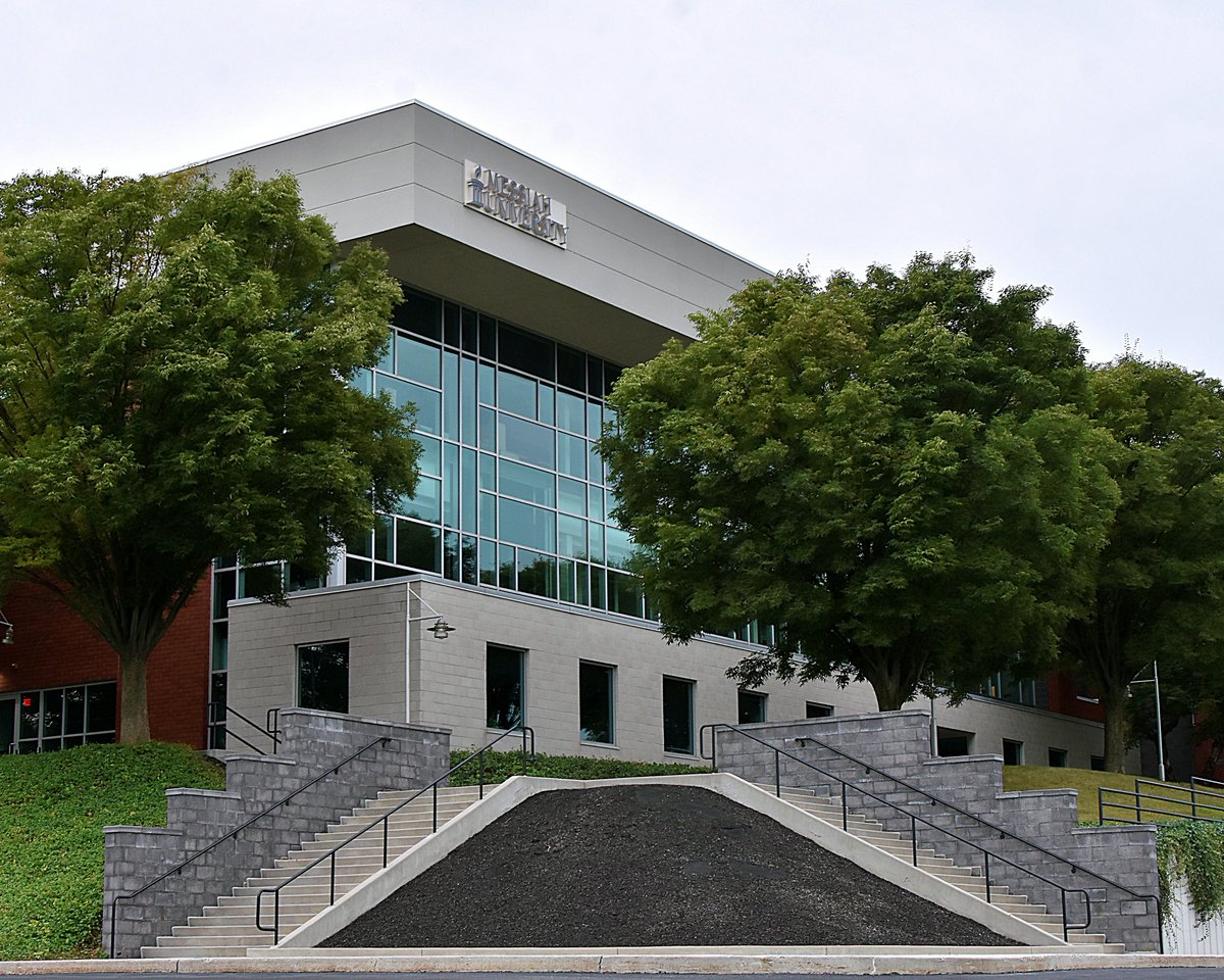 messiah_univ's tweet photo. Messiah &amp; @phx_pt are pleased to announced a partnership that will bring an interprofessional outpatient clinic to our Winding Hill location by the end of this year. The clinic will provide comprehensive PT, OT and AT services to the community. Learn more: https://t.co/fbY9kWHXV9 https://t.co/9qLAP1CxoJ