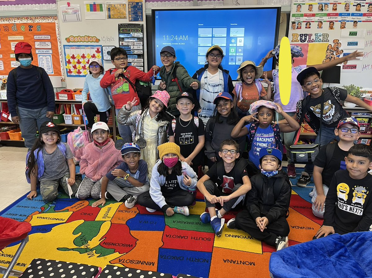 MrsMorris218's tweet photo. Loving spirit week in room 218! @WheelerAvenue @VS13UFSD @RPeetsButcher #TeamWheeler https://t.co/49SsRzLixL