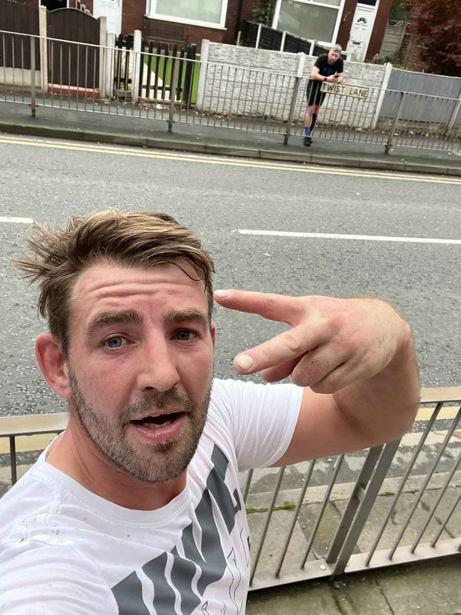 Sprint Triathlon 5 - ✅

Another top effort from a few bulldogs🐶 Prince of Leigh had to leave before team photo. Nice of <a href="/ridy6/">Martyn Ridyard</a> do it in his prince’s outfit today!

Massive thanks to Manchester business entrepreneur of year 2022 <a href="/joedigby_/">Joe Digby</a> for joining us!
justgiving.com/crowdfunding/2…