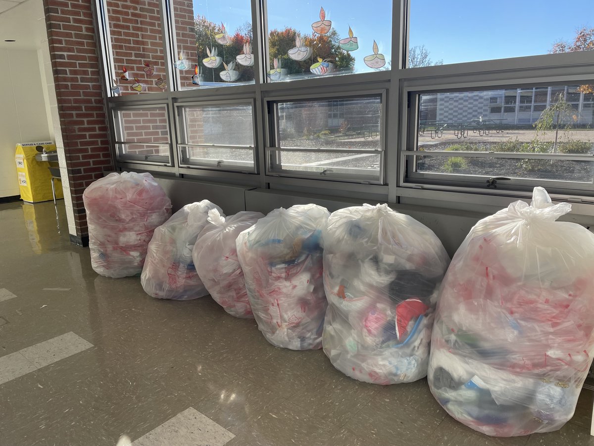 Since the start of the 22/23 school year, JMI has recycled 39.7 pounds of plastic bottles and cans and 60.4 pounds of plastic bags/wrap!!!  That's over 100 pounds of trash RECYCLED! #GoGreen #JMIGreenTeam