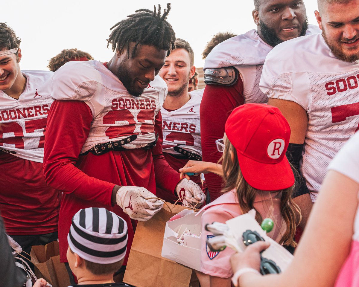 OU_Football's tweet photo. You're never too old to trick-or-treat 🎃👻🍬

#OUDNA https://t.co/yfOjR7mHRe