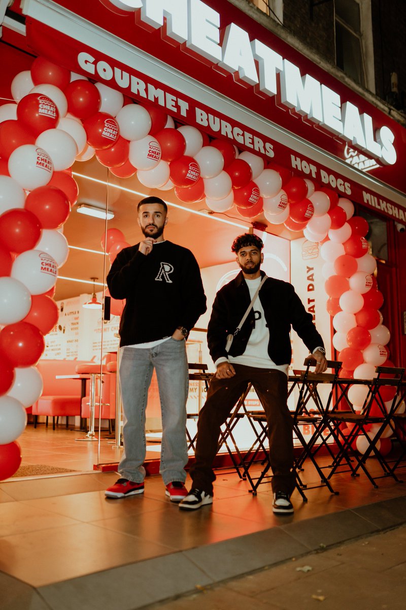 bymiilan's tweet photo. restaurant owners at 23, who woulda thought it 🫣

5 years in the making, 11th Branch, Central London, Open now ❤️ https://t.co/o4vVjqWiDT