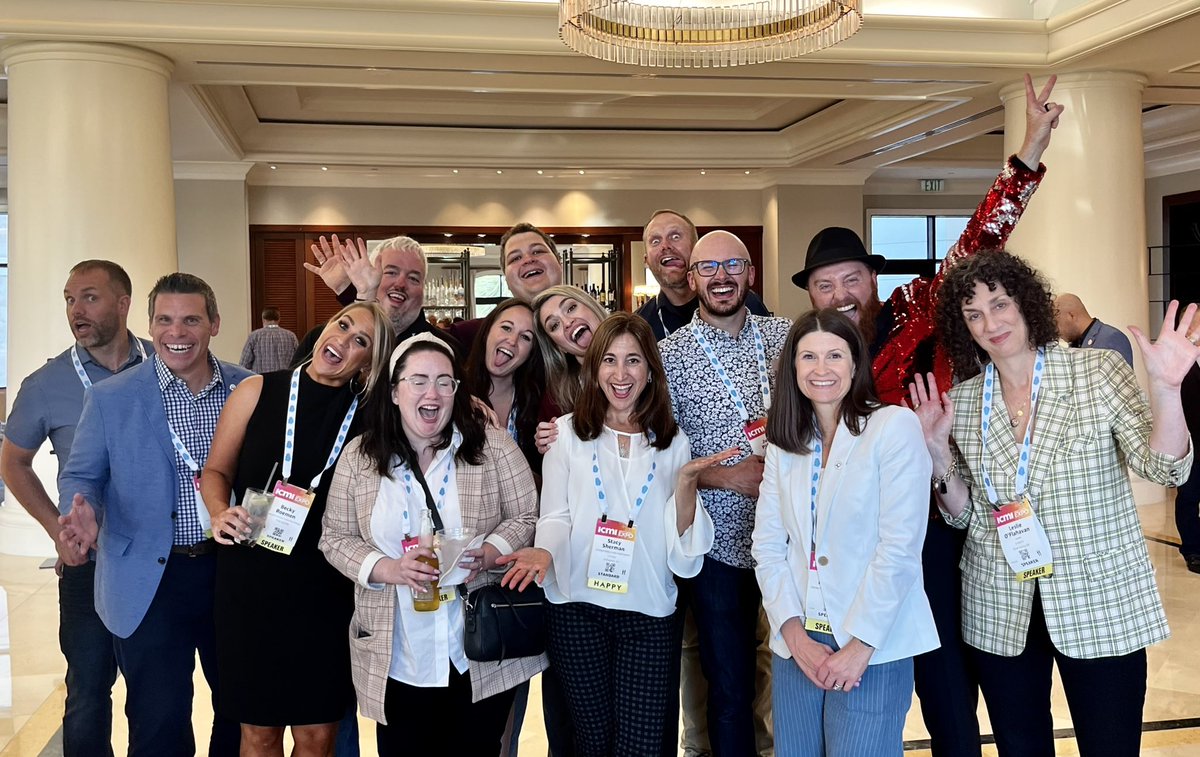 SOO good hanging out with follow CX Accelerators! Love these folks. 💙🔥🎉 #ccexpo #cxshine