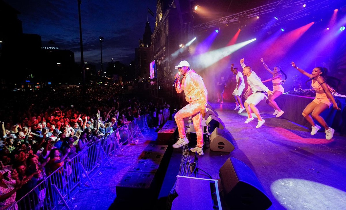 THROWBACK Thursday mensen. En vandaag een BIG UP voor Shirley Adney facebook.com/shirley.adney.…
'Onze' Shirley shining on  stage met Mr. Vegas!!
Check de pics 👇🏽👇🏽👇🏽👇🏽👇🏽

 #rotterdamunlimitedzomercarnaval #zomercarnaval22 #makeithappen #rotterdamfestivals