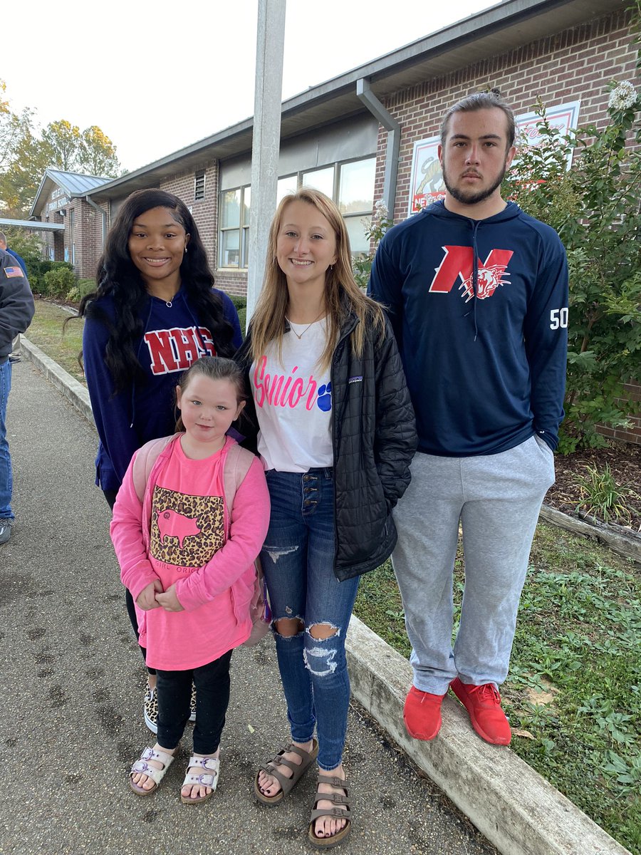 Nettleton_Prim's tweet photo. Good morning, @net_tigerFB! We loved having @Nettleton_High Seniors on campus this morning!  #riseabove ❤️🐅💙 https://t.co/fMI6Ry8g2J