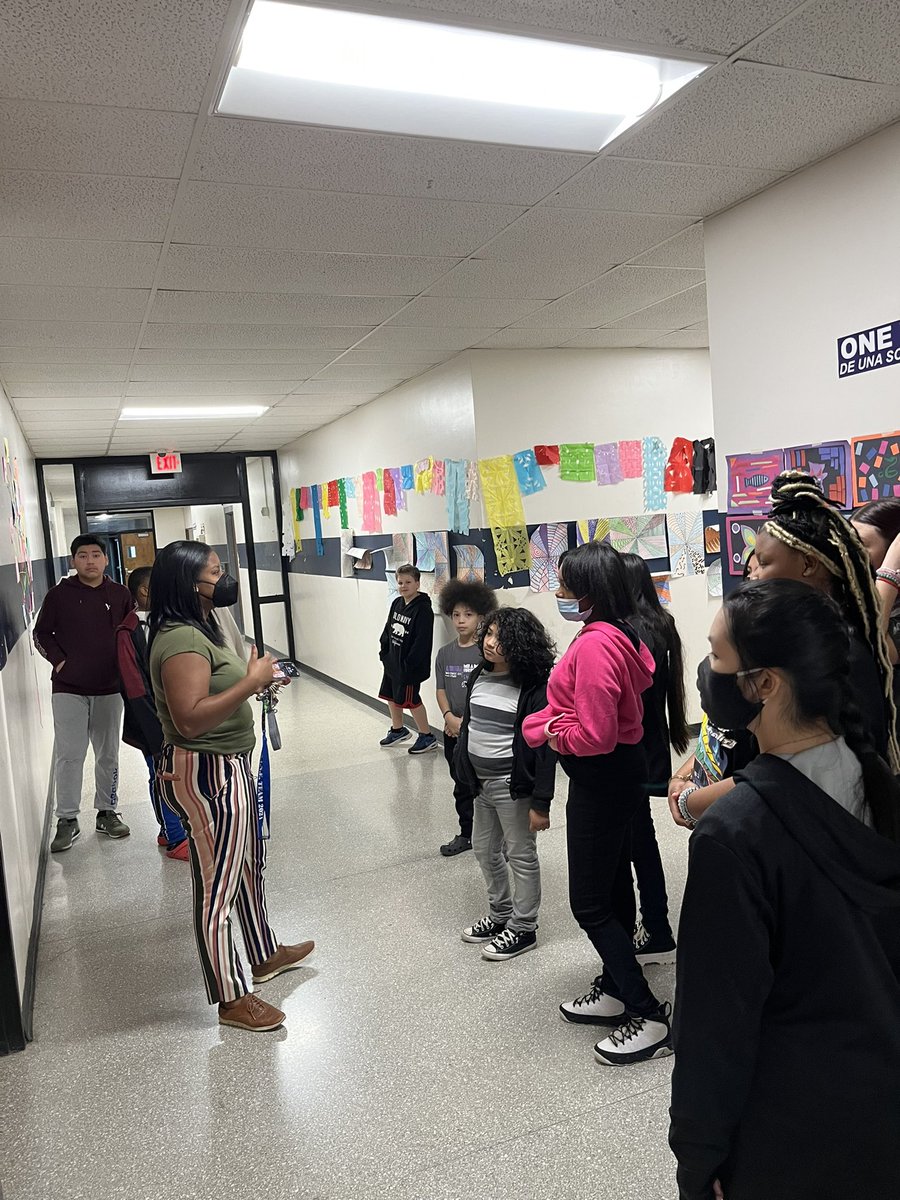 msgthesc's tweet photo. Thanks @CummingsCavs for letting Ms. Goldberg’s 6th grade intervention group come tour your building and learn more about life in high school! We had a blast! https://t.co/dNsMXOzPp7