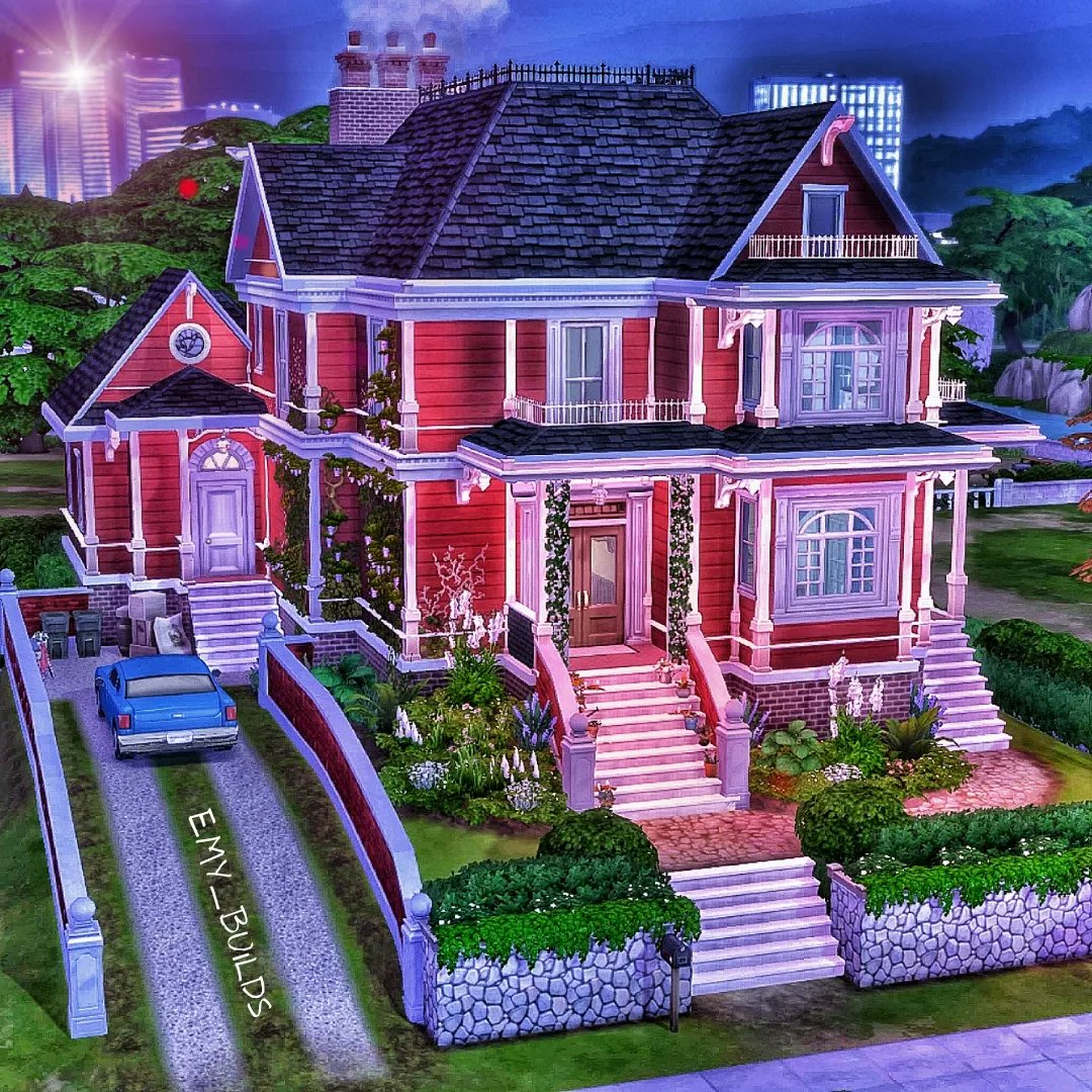 Emy_Builds's tweet photo. @SimGuruPopcorn The Charmed Manor 🤗 #Sims4 https://t.co/f2A4TW6vDj