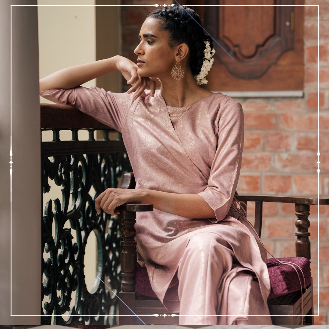 #StoriesByW
This festive season, spread your exuberance and charm in trend-forward styles from the #SunehrCollection by W.

Link - bit.ly/3NcNg6z

#WforWoman #StoriesByW #OnlineExclusive #NewLaunch #FestiveCollection #Coords #Coordset #NewCollection #OctoberStories