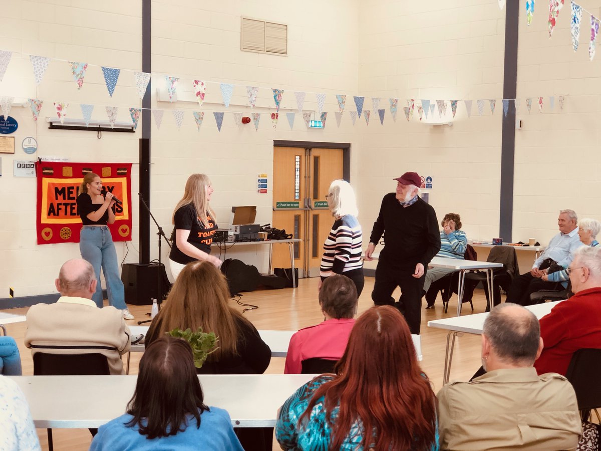 WarmToastyClub's tweet photo. A lovely #MemoryAfternoon
Such a laugh with you all, the wonky TV and film catchphrases, fave old food & drinks & joining in with a sing-song & the raffle Plus - what a wonderful singer #AnnaBruce is!
@TNLUK @TNLComFund @Agewelleast @Community360org @ColBoroughHomes @SNEEICB_NEE https://t.co/hUWxEpbxb5