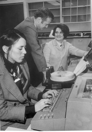 OPA is a part of the Office of the Director, which has always been on the forefront of data analysis. #TBT to when the @NIHDirector established a data processing facility with punch card equipment & biometric expertise in the 1960s! 📷 @historyatnih 📁 tinyurl.com/4zw7scej