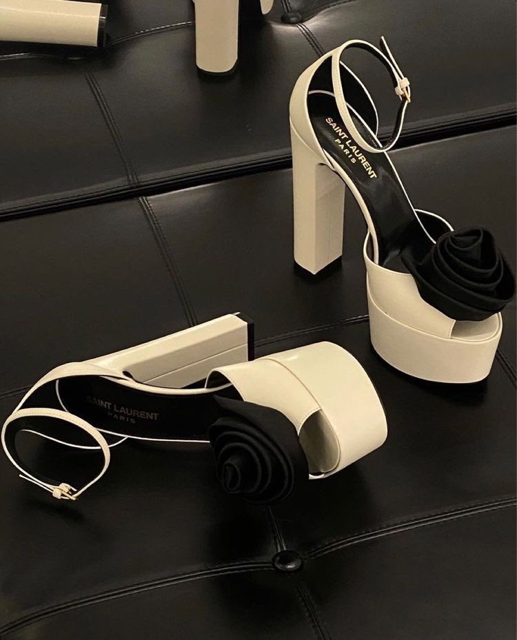 bottegalolita's tweet image. Saint Laurent platform sandals