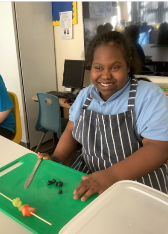 WHS_MissLewis's tweet photo. Cedar had a lovely time making healthy fruit kebabs. Da iawn Cedar! 🍓🫐🍌🍇@WoodlandsHS   @CardiffWestern https://t.co/VmCChLmpya