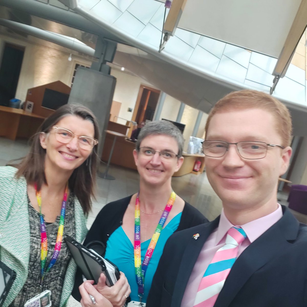 Heading into the chamber now to pass the Gender Recognition Reform Bill, as per our <a href="/scotgov/">Scottish Government</a>/<a href="/scottishgreens/">Scottish Greens</a> agreement 

#TransRightsAreHumanRights
🏳️‍⚧️💚🏳️‍🌈