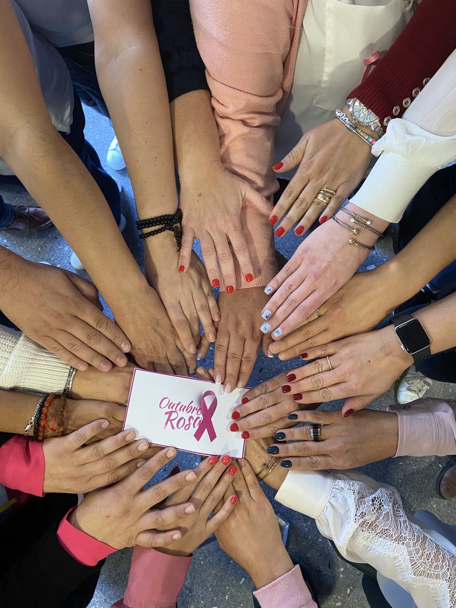 LindePortugal's tweet photo. A 20 de Outubro, os funcionários da Linde Saúde uniram-se em apoio ao movimento "Outubro Rosa", falando da importância da prevenção para um diagnóstico precoce, usando uma peça de vestuário/acessório cor-de-rosa para marcar a ocasião. https://t.co/KIXwPSlGKU