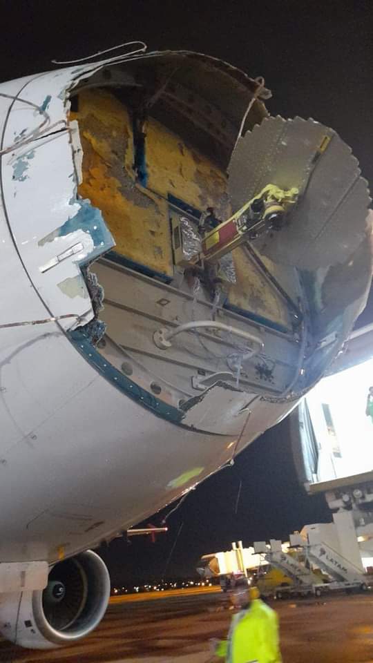 meck737's tweet image. Donde están todos expertos de aviación que cuando en AR pasa algo leve sale en todos lados y cuando a LATAM le pasa algo jodido no abren la boca? Y los medios?
Para los que leen, y no escriben, espero que esto les demuestre claramente la intencionalidad que hay en contra de AR.