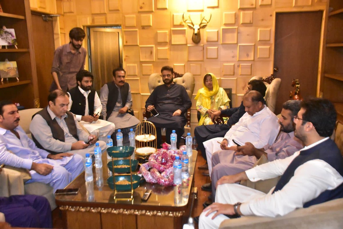 sahialiafzal's tweet photo. Preparations for the long march are at full swing in #PP97 Faisalabad
#WeTrustImranKhan
#نکلو_پاکستان_کی_خاطر
#آرہا_ہے_پاکستان https://t.co/Fd1htmi1gW