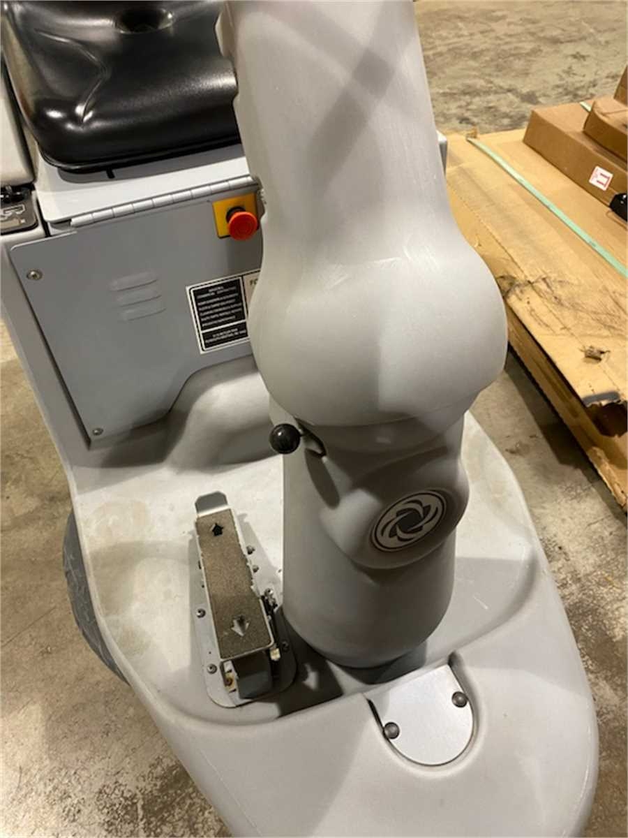 municibid's tweet image. This Advolution™ 2710 Battery-powered Rider Burnisher makes large-area floor polishing easy, comfortable, and productive. Hurry over the bidding closes on Friday. 🤩mbid.us/3SHk8p4

#advolution #floorburnisher #riderburnisher #floorcare #floorcleaning g #forsale #auction