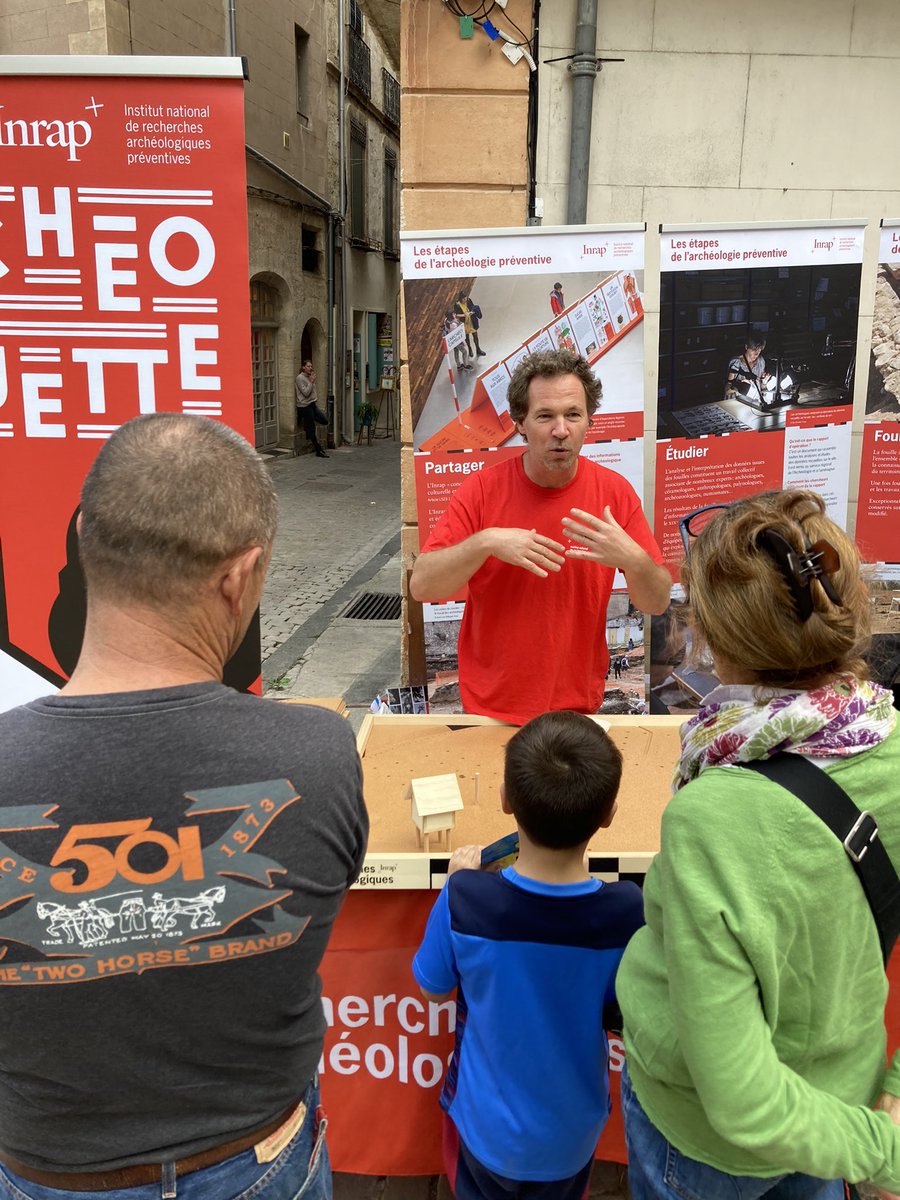 Inrap_ActuMMED's tweet photo. Après les dernières conférences ce matin, le #CONEXP2022 se poursuit cet après-midi @VilledePezenas
avec un temps dédié à la #médiation, l’occasion de découvrir l’#archéochrono sur le #paléolithique ou les différentes étapes de l’#archéologie préventive avec l’#archéomaquette https://t.co/vEV1IeyVPo
