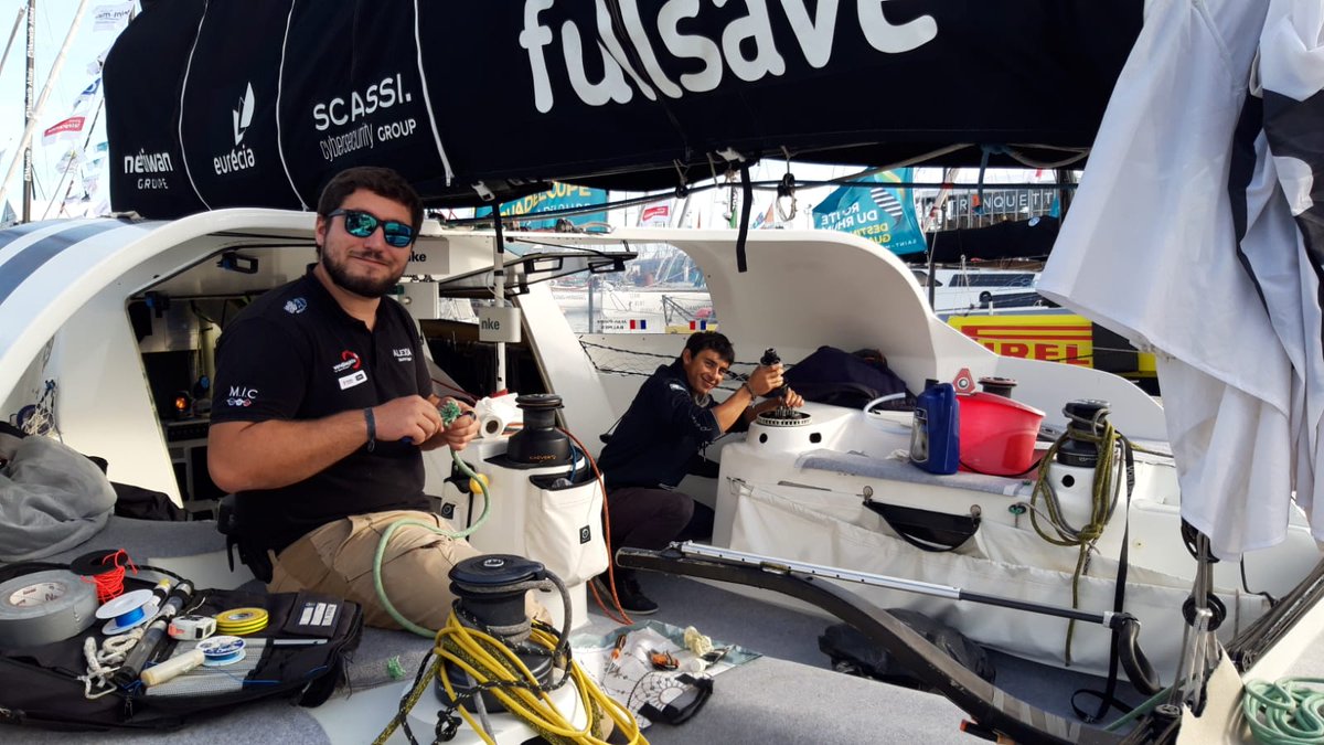 FullSave148's tweet photo. ✅ Contrôles de sécurités effectués avec succès ! Ça continue de s’activer près des pontons !
On vous présente Nicolas et Gildwen dont l’aide est précieuse dans la préparation de cette @routedurhum aux côtés de Jean-Pierre.
#RDR2022
#FULLSAVE148 https://t.co/LbCVZgSXP4