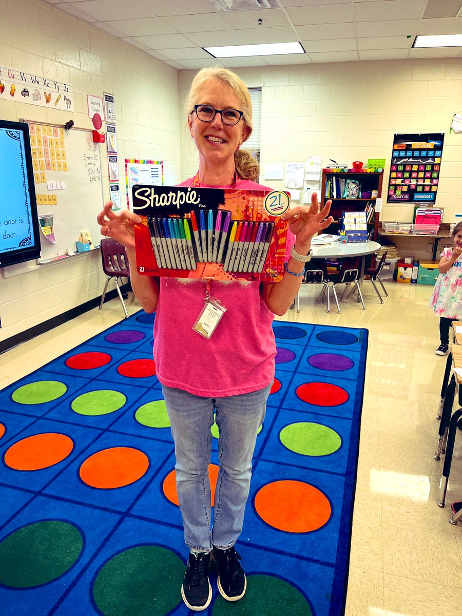 Teacher support leads to teacher retention. So glad I get to work along side our mentees and support their new experiences within CCES.  Morning chats and treats.  <a href="/ClarkCreekSTEM/">Joey Moss</a> <a href="/lauracasey3/">Laura Casey</a>