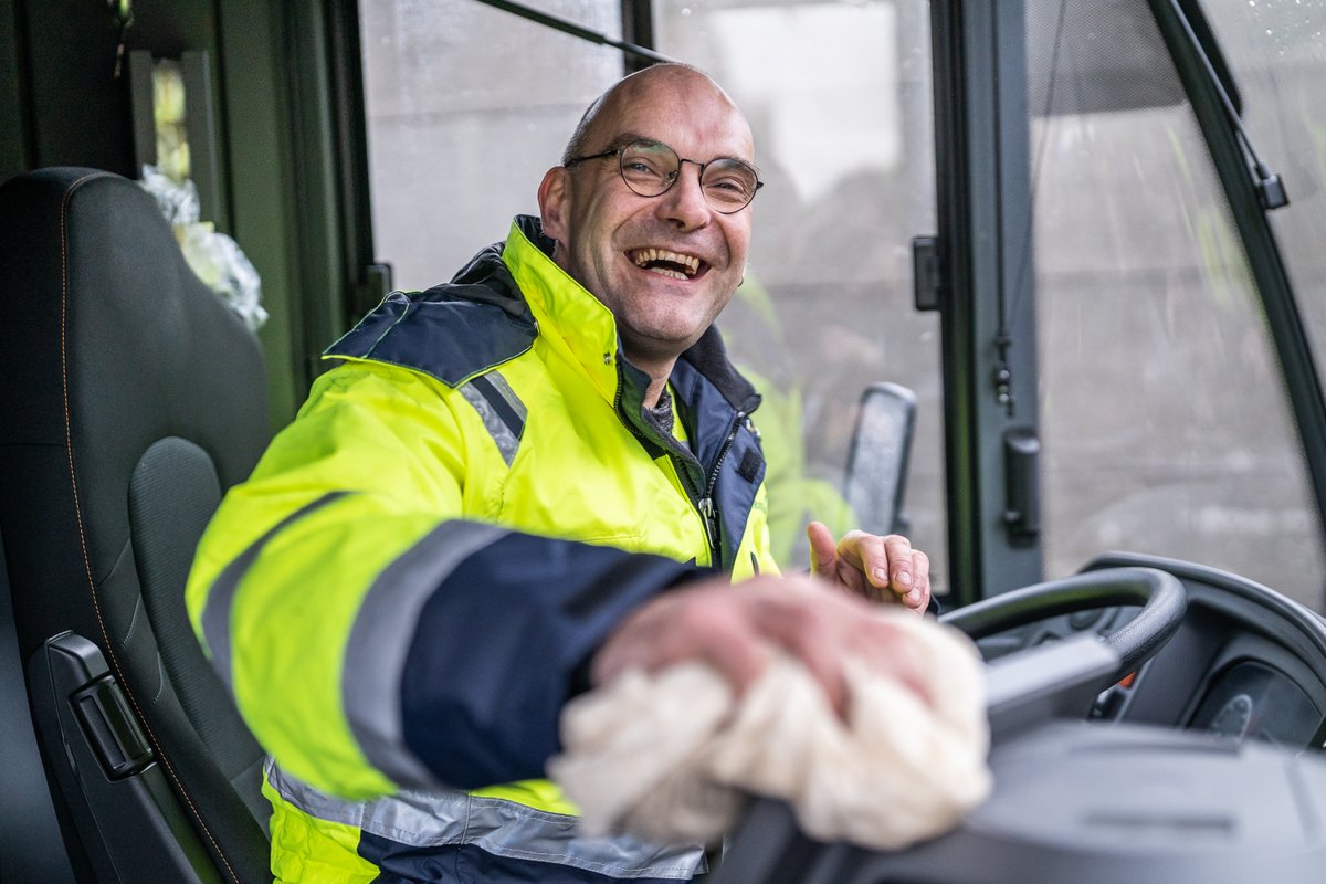 Ons eerste #MVO jaarverslag is er! Vanaf nu publiceren we ieder jaar wat we bereikt hebben op het gebied van Maatschappelijk Verantwoord Ondernemen. Ben je benieuwd naar onze vijf MVO pijlers? Lees het verslag op onze site: bit.ly/3sBO630 #WijzijnTransdev