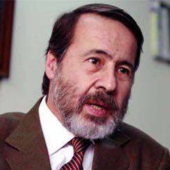 ForoRegCentral_'s tweet photo. Felicitamos a Gustavo Gallón de @Coljuristas y socio de #ForoRegiónCentral, como nuevo embajador de #Colombia ante la #ONU en #Ginebra. Este nombramiento es un reconocimiento al trabajo y compromiso por la defensa de los derechos humanos. https://t.co/F4nRASGPsm