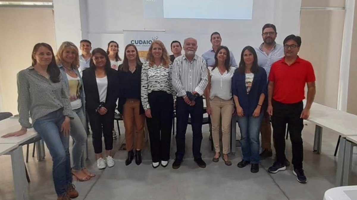 CUDAIO's tweet photo. #CUDAIO + #CUCAIBA 🤜🏾🤛🏽
🔻 En #Rosario compartimos una jornada con la directora de Coordinación Técnica del @Cucaiba, Dra. Gabriela Nanni, para intercambiar experiencias de trabajo de ambas instituciones.
#DejátuMarca #DonarHaceBien https://t.co/9TWRrTe1B5