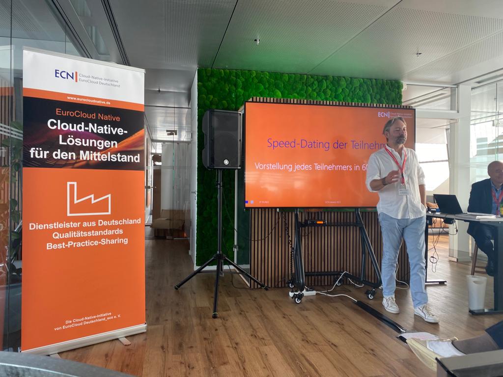 Beim #SpeedDating des <a href="/ECNSummit/">Enterprise Cloud Native Summit</a> stellen sich alle Teilnehmer vor - im Jahresrückblick gings um die Erfolge sowie die Schwerpunkte für 2023 - gleich geht's in die Pitches! Wir wünschen <a href="/liz_ock/">Liza Ocklenburg</a> viel Glück! 

<a href="/EuroCloud_DE/">EuroCloud Deutschland_eco e. V.</a> <a href="/eco_de/">eco e.V.</a>
