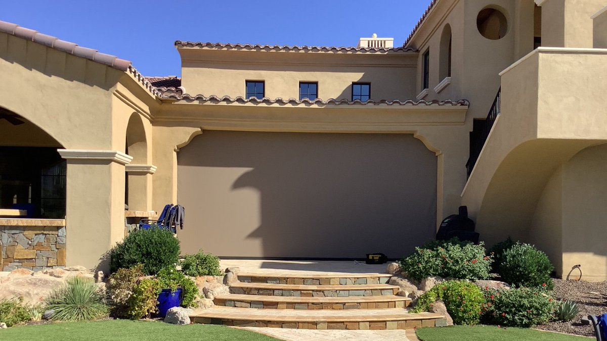 Luxury homes all over The Valley are incorporating motorized outdoor shades into their designs. Check out the best patio shade options from All Pro Shade Concepts: bit.ly/3F8X0wH 

#PatioShades #SunScreens #MotorizedPatioShades #PatioShadeIdeas #HomeIdeas