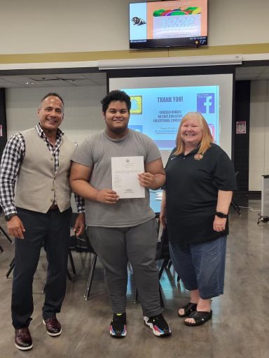 MahoneyTrish's tweet photo. Please join us in congratulating Leomar Z. from The Colony High School. Leomar was the winner of a $4,000 scholarship from Midwestern State University. TCHS hosted the team from MSU’s Cafe con Leche where over 30 students and their families were able to complete their FAFSA/TAFSA https://t.co/vuNIgb4pmI