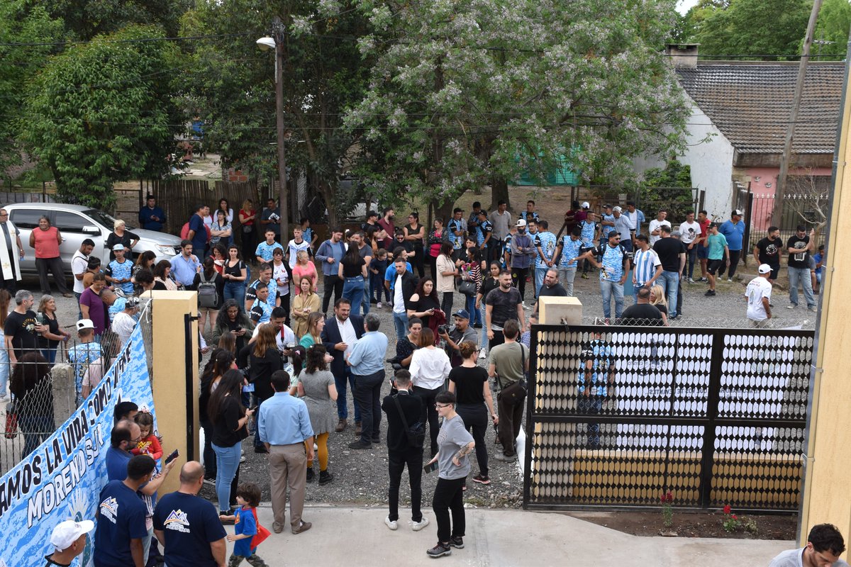 Inauguramos en Moreno el Centro Barrial que se construyó para <a href="/HogarDeCristoFG/">Hogar de Cristo FG</a>. Trabajos que se empiezan y se terminan con más ganas.

<a href="/marielfmoreno1/">Mariel Fernández</a> 
<a href="/vtolosapaz/">Victoria Tolosa Paz</a>
<a href="/lauValonso/">Laura V. Alonso 🌼</a>
<a href="/EpiscopadoArg/">Conferencia Episcopal Argentina</a>
<a href="/MmPastoral/">Pastoral Social Merlo Moreno</a>
<a href="/caminoencuentro/">caminosdeencuentro</a>
<a href="/AgenciaAica/">AICA</a> 

#niunpibemenosporladroga #fghc #hogardecristo
