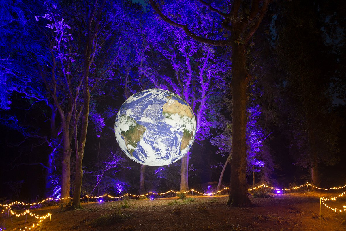 There's still a few days left to apply for the Creative Producer role at #ExeterCathedral. This is an exciting opportunity to develop a special event around Luke Jerram's Gaia installation🌎Apply by 2 November
Find out more &amp; apply at bit.ly/Vacancies-Exet… Photo by Brent Jones