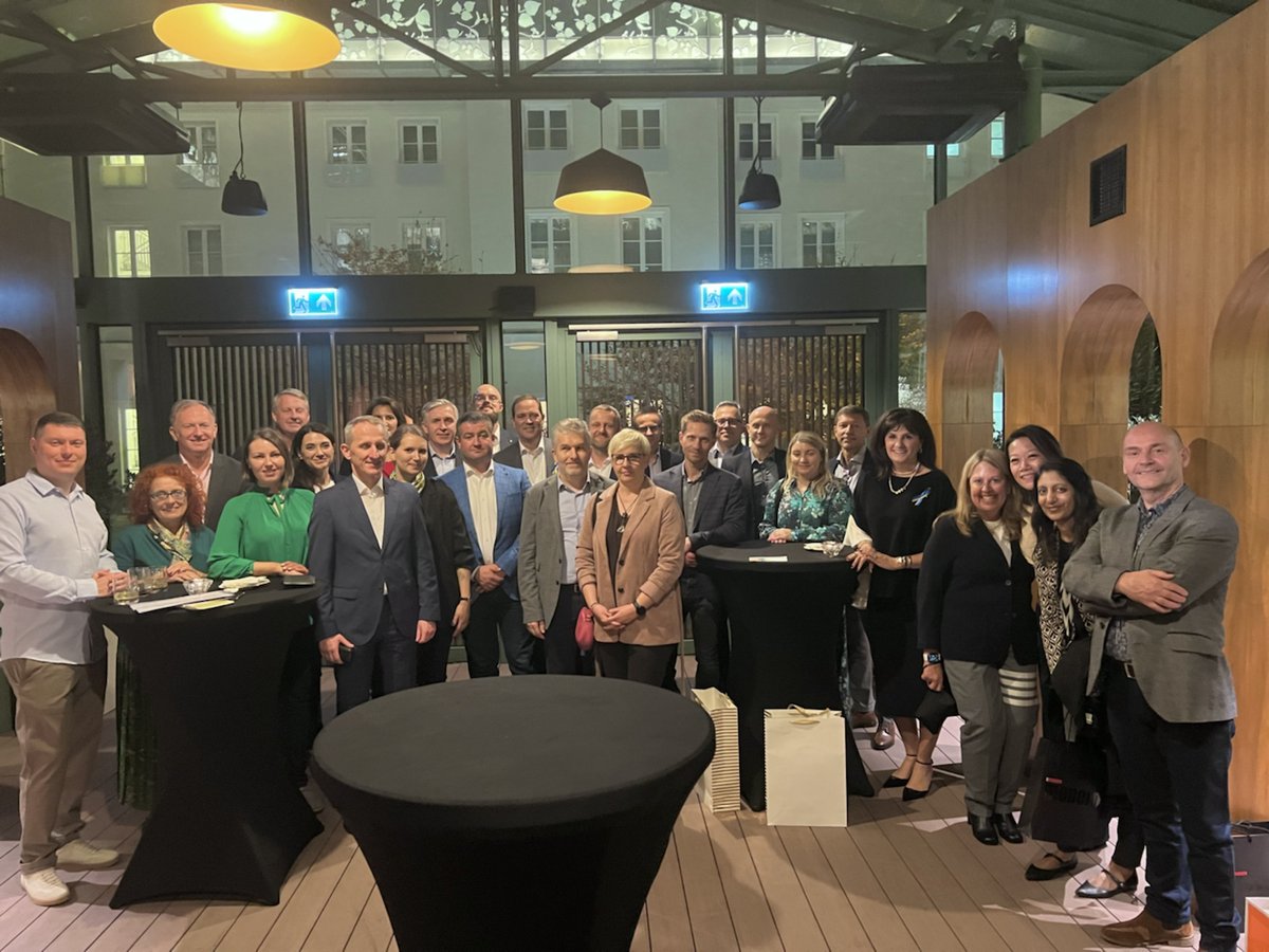 ChuckRobbins's tweet photo. Such a great visit with @CiscoPoland! The work you do and the way you come together to support one another is truly an inspiration. I am so glad I had the chance to visit with you and hope to see many of you again soon! https://t.co/8cDygaKDXd