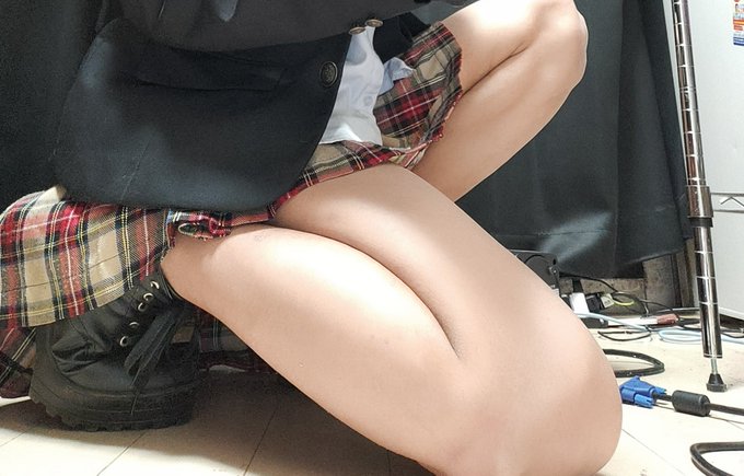 #脚だけで5リツイート来たら強者 