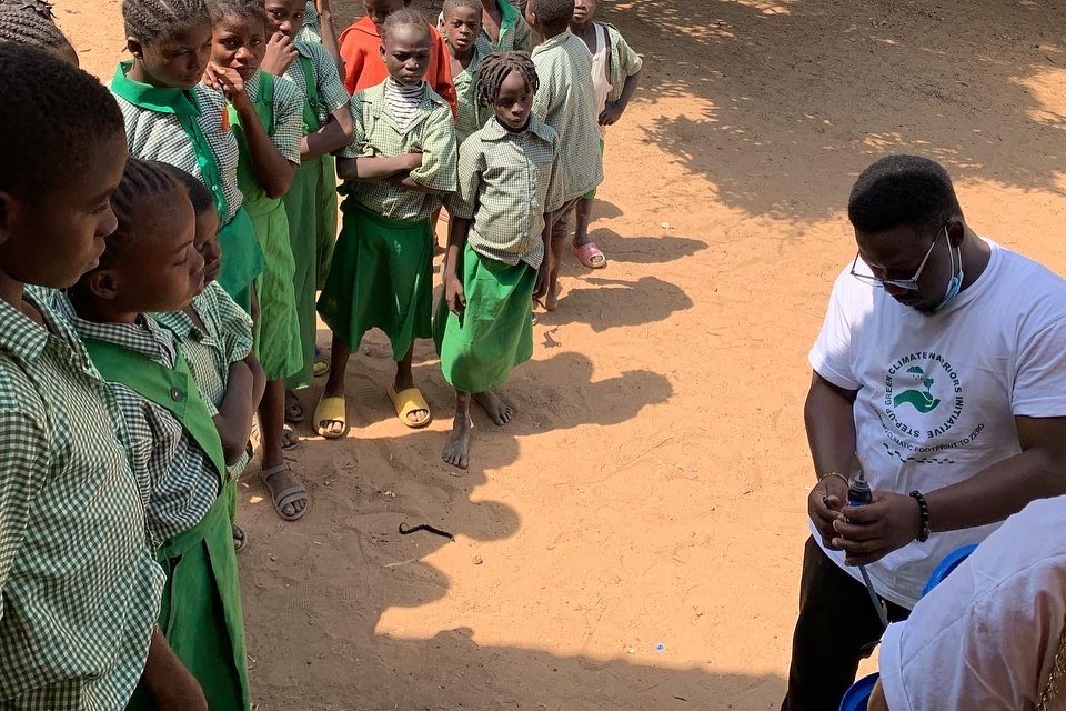 Stepupgreencli2's tweet photo. E-WASH (Environment, Water, Sanitation &amp; Hygiene) must be central to climate adaptation plans.

Having dignified access to clean drinking water is a Human Right .

#wash #water #sanitation #hygiene #ennvironment #disease #cholera #Nigeria #flood ##sawyerproducts #water #🇳🇬 https://t.co/c6ZzdAgk8G
