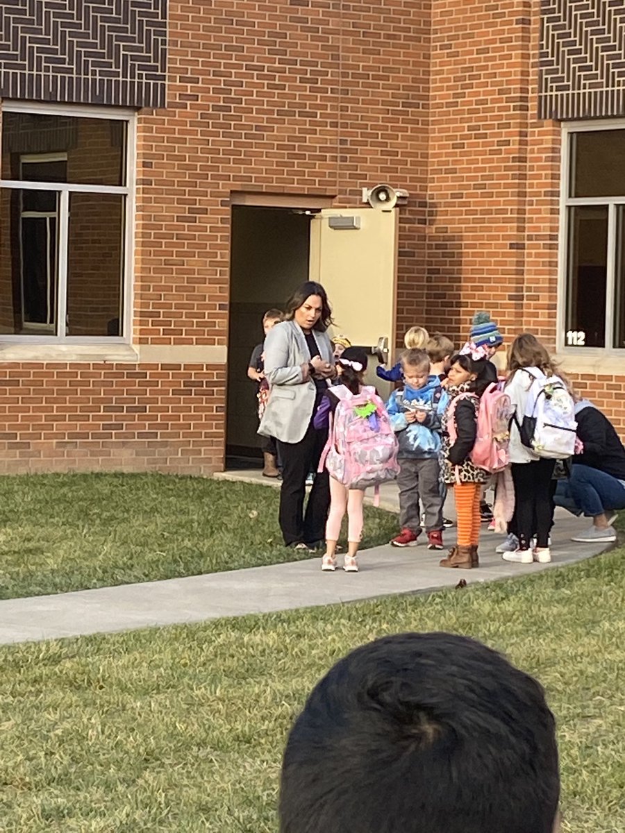 Amy_Andersen_'s tweet photo. Surprise Attendance Award Day! Thanks @CBSchoolsFdn for helping us hand out “brag tags” to students who attended school today! #ShowUp https://t.co/dzHAochLFb